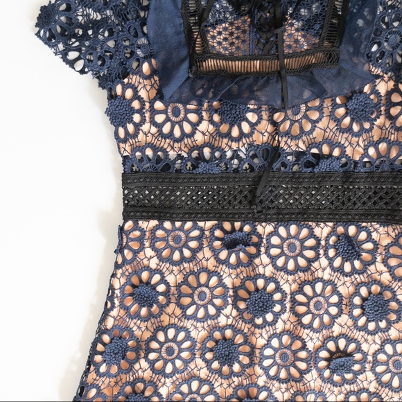 NWT Few Moda Blue and Black Floral Lace Embroidered Short Sleeves Dress - Picture 5 of 8